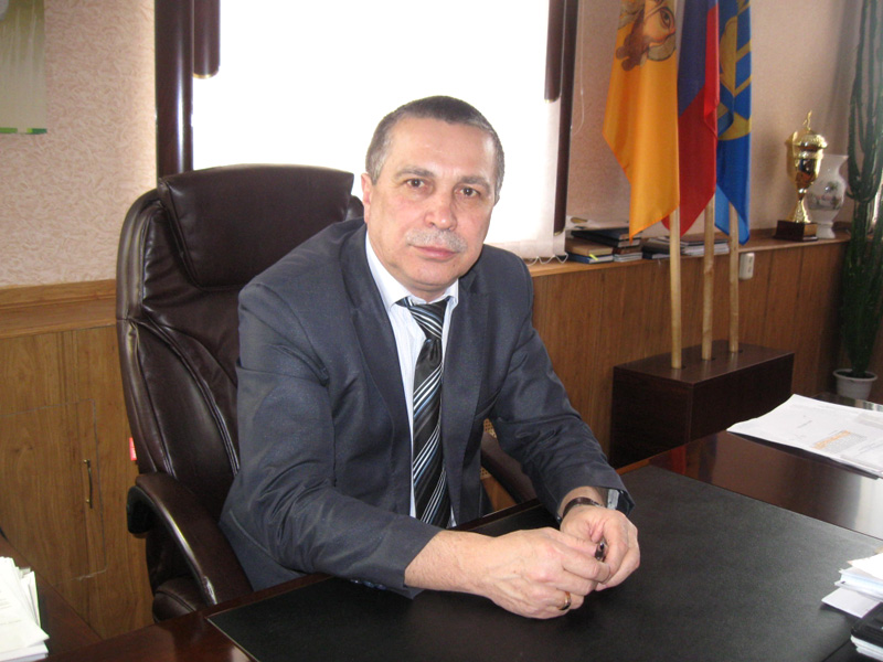Глава администрации Сосновоборского района досрочно сложил полномочия