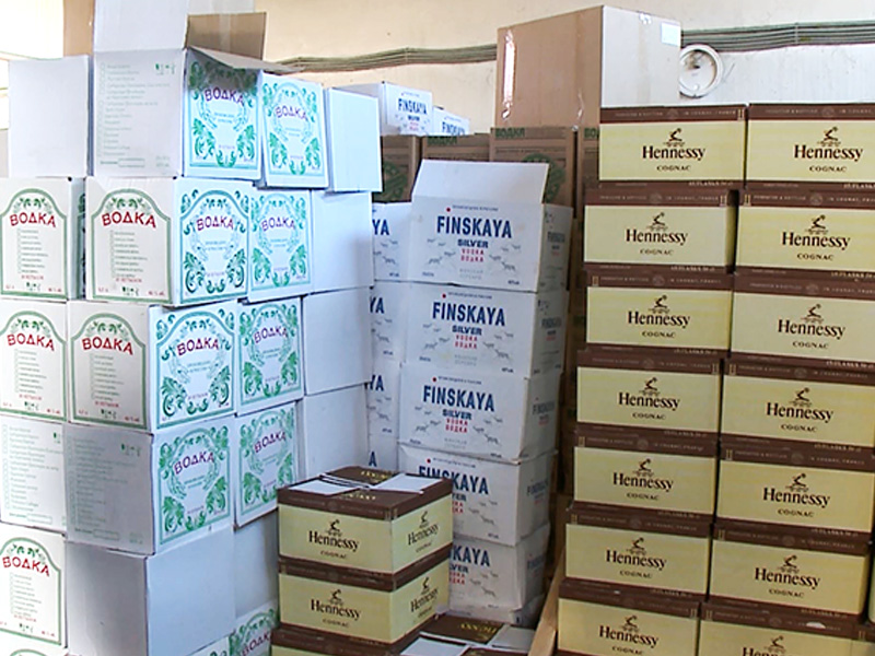 Под Пензой изъяли 2,5 тыс. бутылок поддельного алкоголя после массового отравления