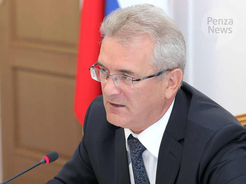 Губернатор подверг резкой критике работу главы администрации Нижнеломовского района
