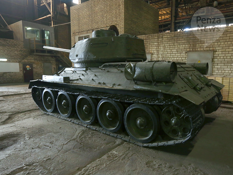 Мельниченко потребовал вернуть танк Т-34 на постамент у краеведческого музея