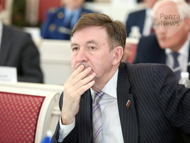 Годовой доход депутата Валерия Плахуты превысил 963 тыс. рублей