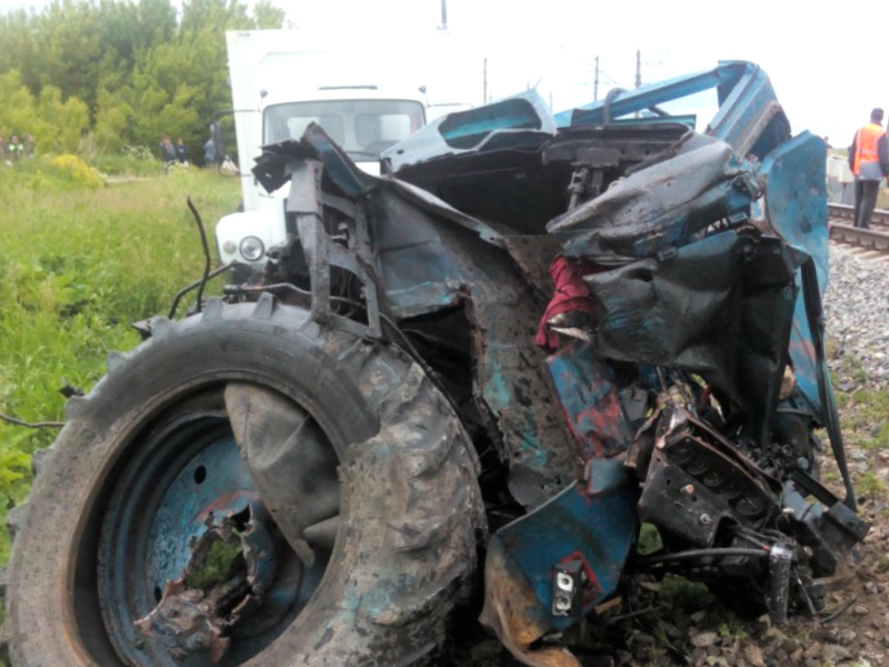 Под Пензой в ДТП с поездом погиб тракторист