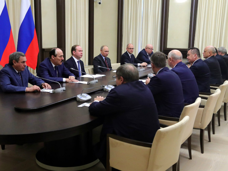 Image result for Путин встретился с бывшими губернаторами фото