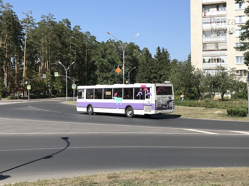 В Заречном появился автобус с устройством для бесконтактной оплаты проезда