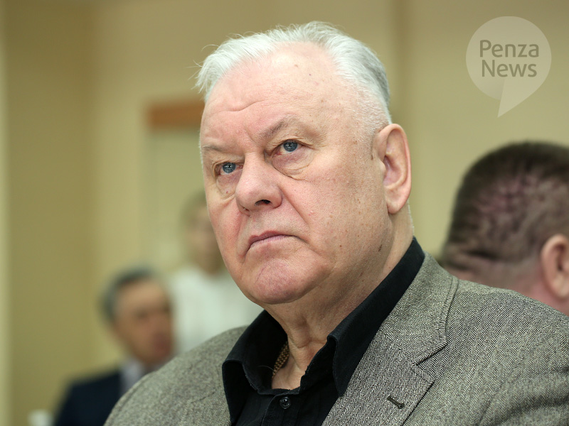 Владимир Едалов предложил наладить поставку пензенских овощей в больницы и школы