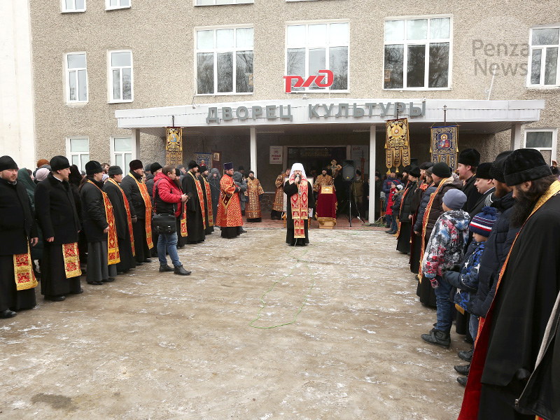 Митрополит Серафим возглавил крестный ход к 100-летию начала мученического подвига РПЦ