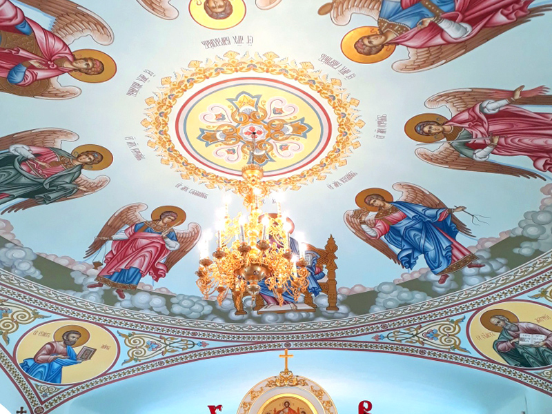 В Димитриевском храме Каменки за месяц расписали купольную часть свода