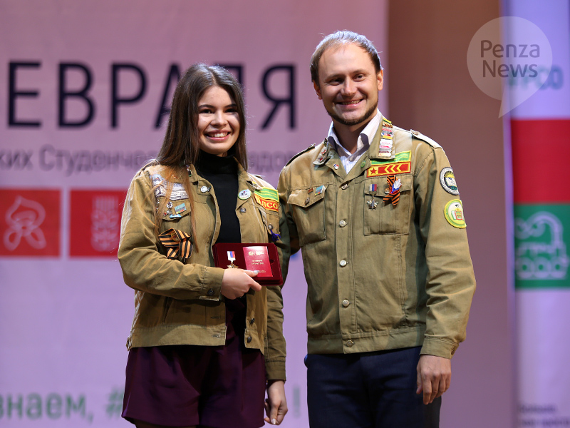 В Пензе Виктория Хайруллина награждена почетным знаком РСО