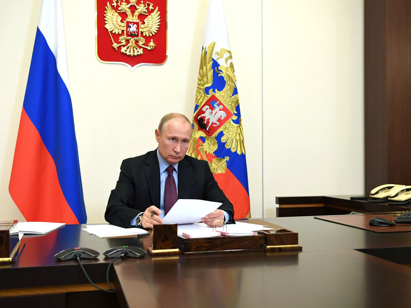 Путин обратил внимание Белозерцева на проблемы, требующие решения