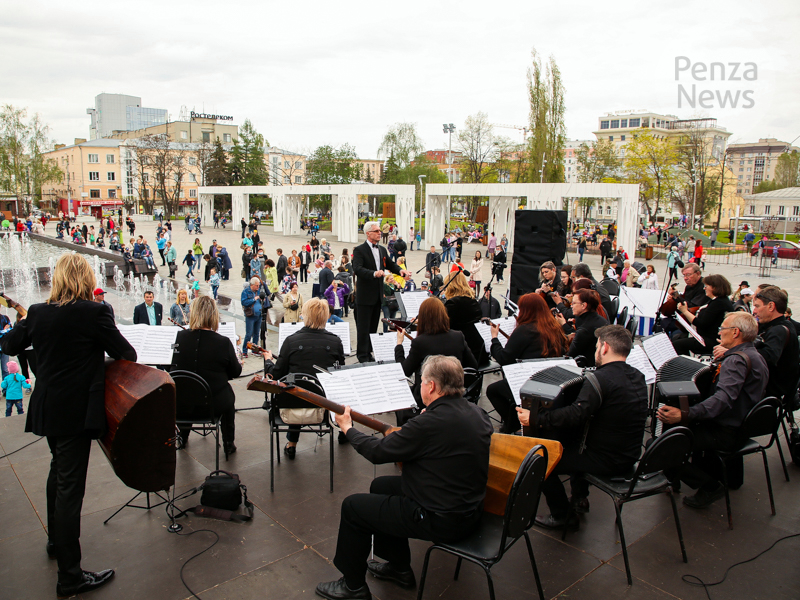На Фонтанной площади Пензы организован кавер-фестиваль «Песни Победы»