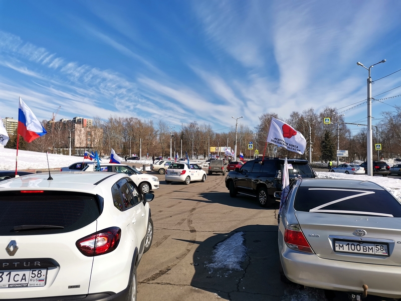 В Пензе прошел автопробег в честь восьмой годовщины воссоединения Крыма с Россией