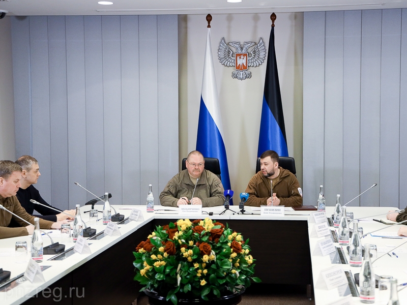 Пушилин поблагодарил Мельниченко за теплый прием эвакуированных жителей Донбасса