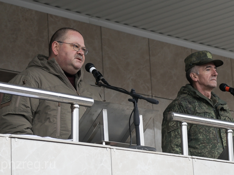 Олег Мельниченко напутствовал отправляющихся к месту дислокации мобилизованных пензенцев