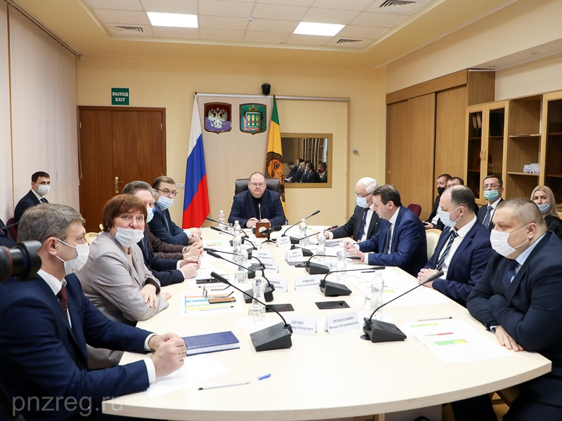 Мельниченко поручил подготовить предложения по укреплению материально-технической базы ЖКХ Пензы
