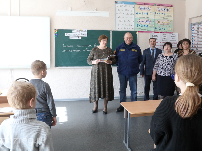 Олег Мельниченко посетил школы в Пачелмском районе