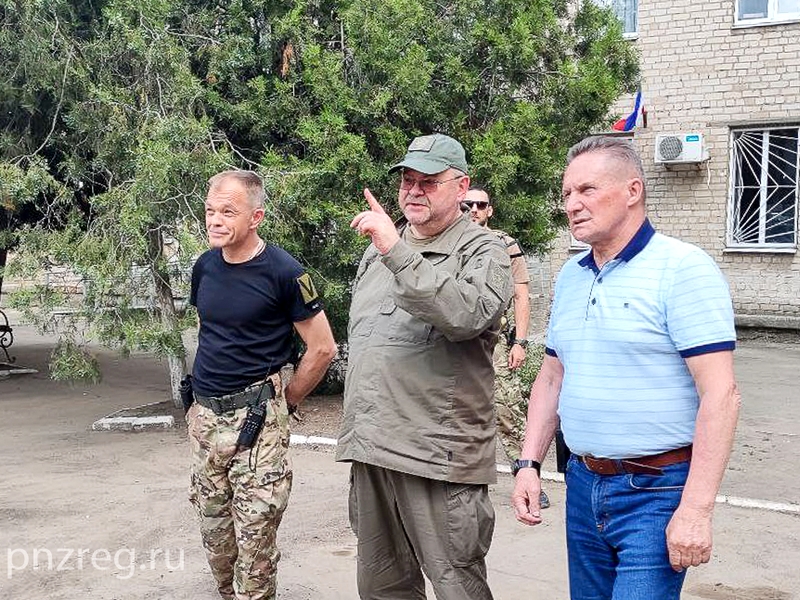 Мельниченко в Запорожской области осмотрел объекты, которые помогают восстанавливать пензенские специалисты