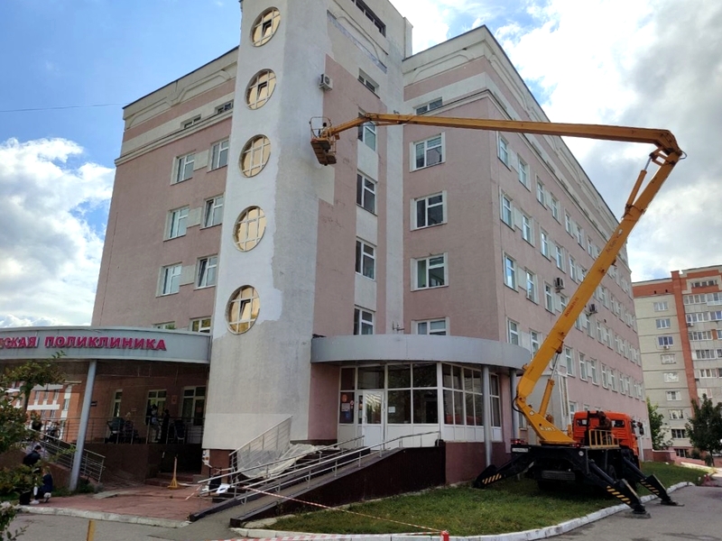В Пензе приступили к ремонту фасада здания детской поликлиники №6