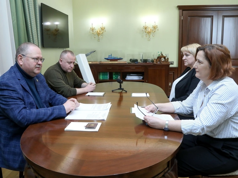 Олег Мельниченко обсудил с активом организации «Солдатская мать» поддержку участников СВО и их семей