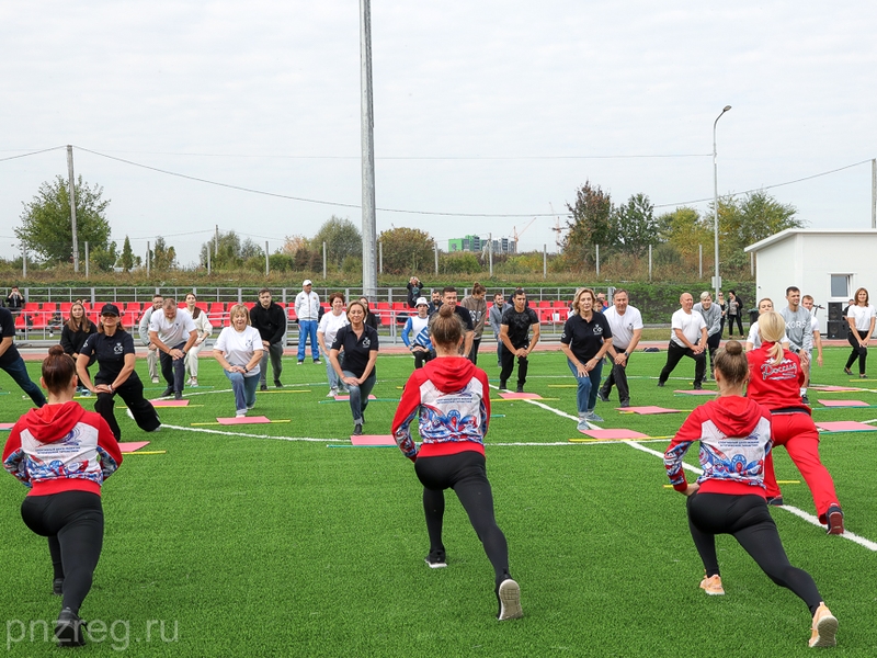 На «умной» спортплощадке в «Спутнике» для делегации Совета Федерации провели зарядку