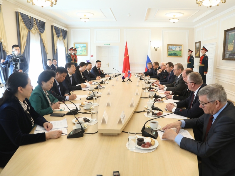 Олег Мельниченко и Чжао Ган обсудили перспективы развития сотрудничества Пензенской области и провинции Шэньси КНР