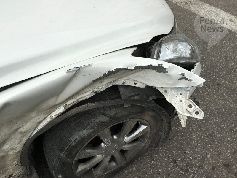 В Кузнецке девушка намеренно повредила автомобиль сожителя после ссоры, возбуждено дело