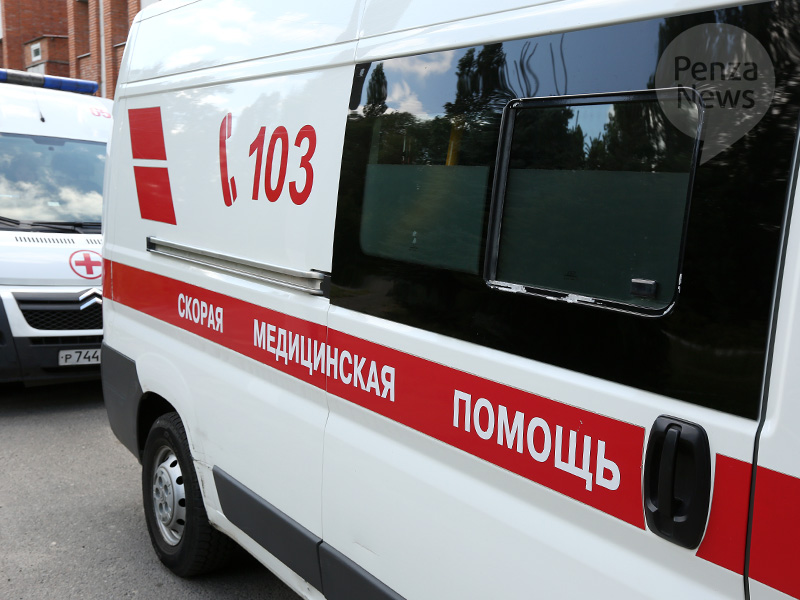 В Нижнеломовском районе столкнулись две легковушки и грузовик, пострадали три человека