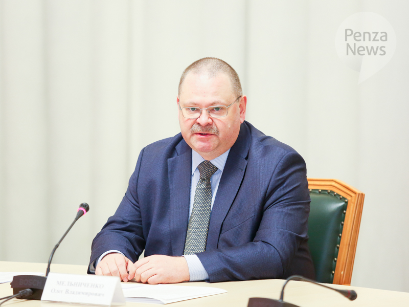 Мельниченко поздравил работников торговли с профессиональным праздником