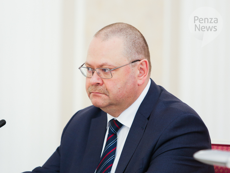 Мельниченко предложил Калашникову, Пинишиной и Окорокову стать внештатными советниками