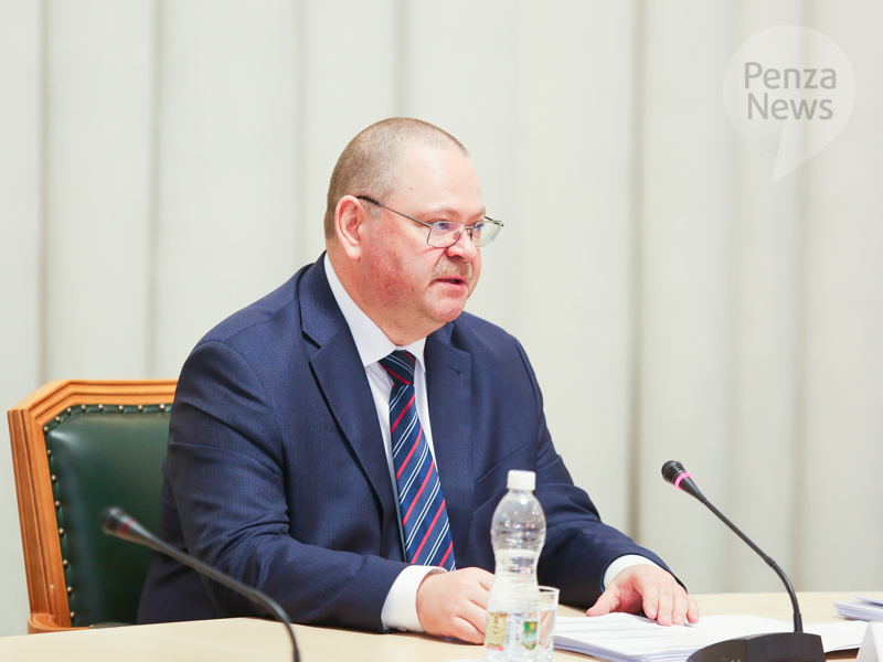 Мельниченко поручил выяснить, кто допустил продажу помещений, в которых находились городские аптеки