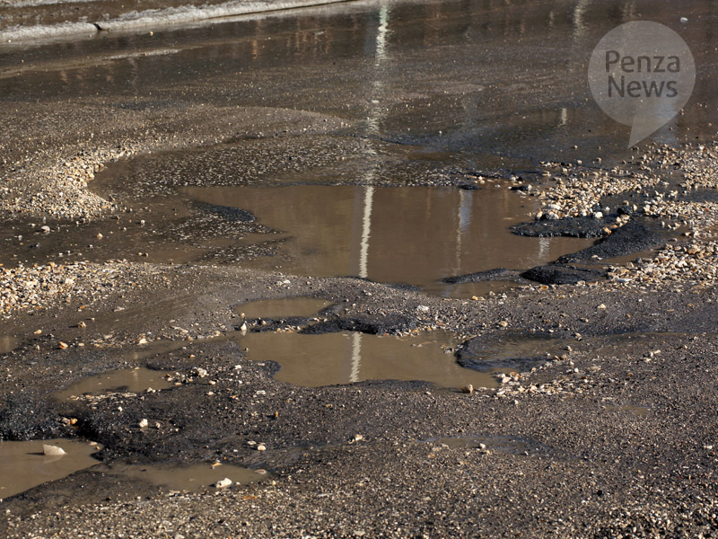 Власти Пензы предложили жителям размещать в соцсетях информацию о ямах дорогах