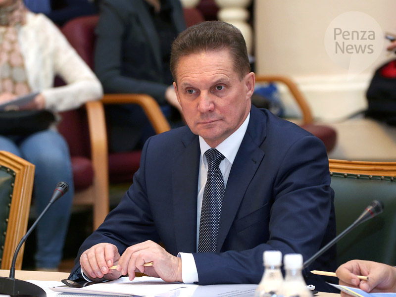 Мэр Пензы примет участие в парламентских слушаниях в Москве