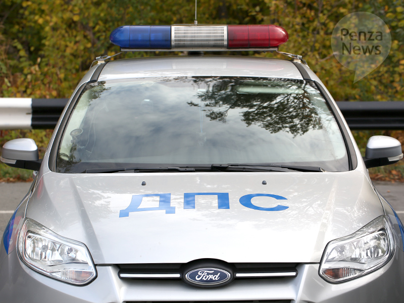 На трассе в Пензенской области столкнулись два автомобиля, три человека госпитализированы
