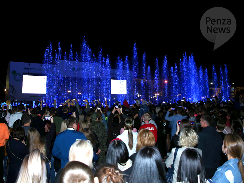 В Пензе церемонию открытия нового фонтана посетили 20 тыс. человек — Вера Фейгина